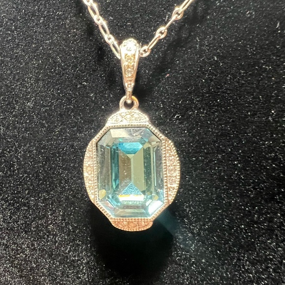 Touchstone Touch stone crystal earrings and necklace set - Picture 6 of 8